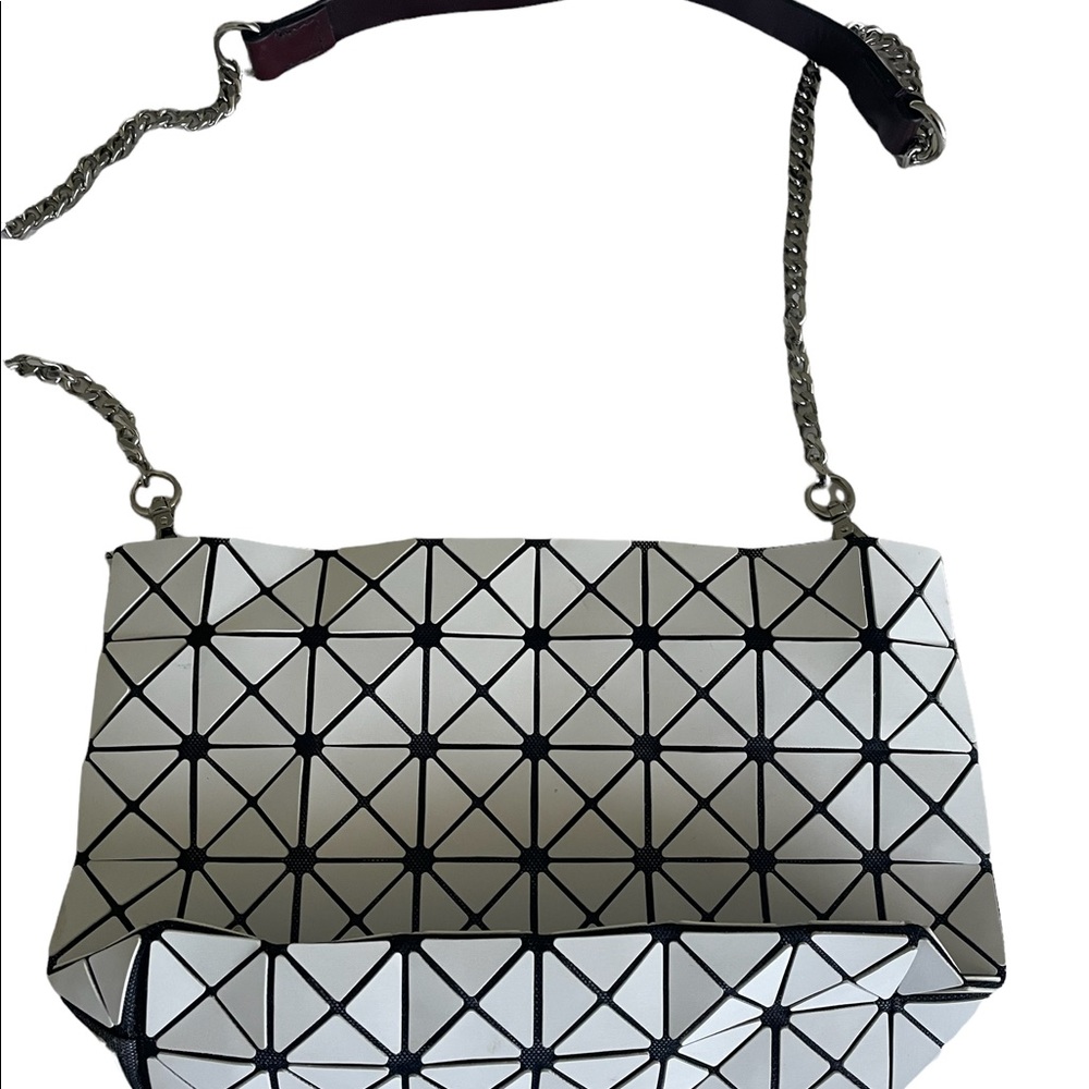 Miyake look alike style bag. White. Silver shoulder chain strap.